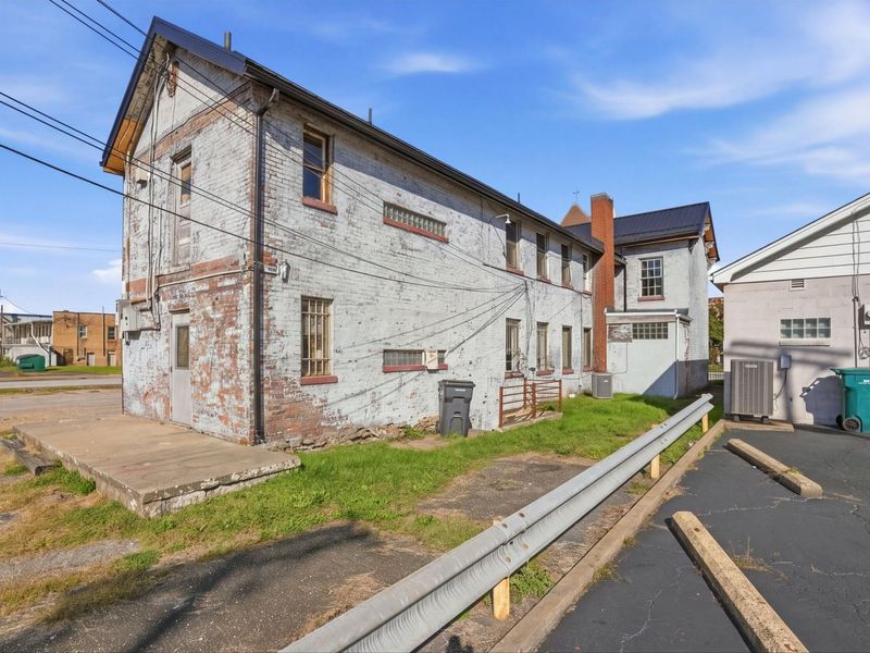 712 Market Street , Zanesville, OH 43701 Photo 17
