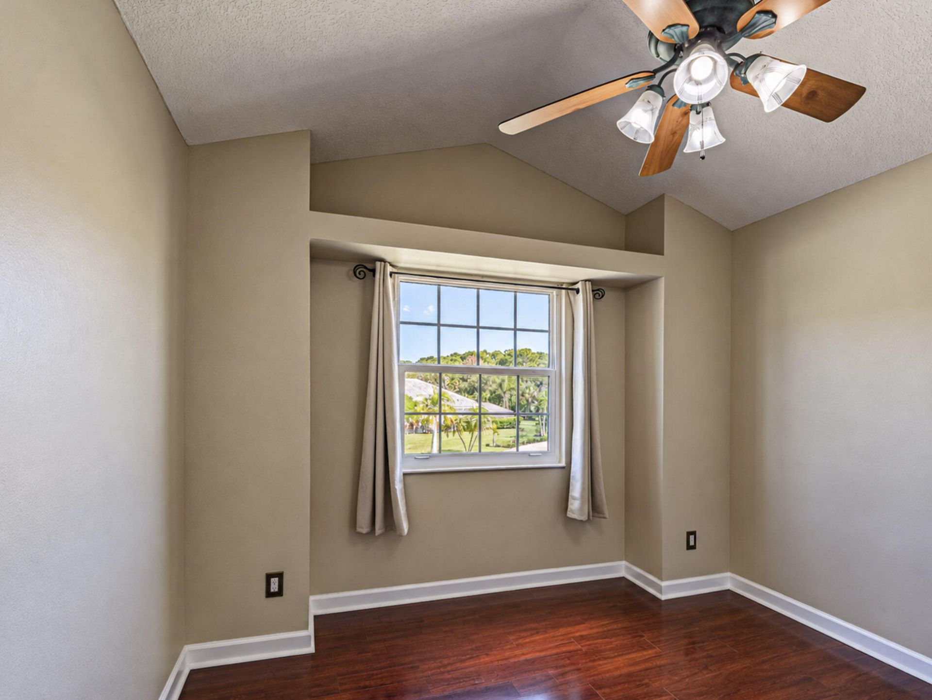564 SW Saint Kitts Cove, Port Saint Lucie, FL 34986 Photo