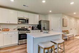 5673 Moncrief Circle photo 4