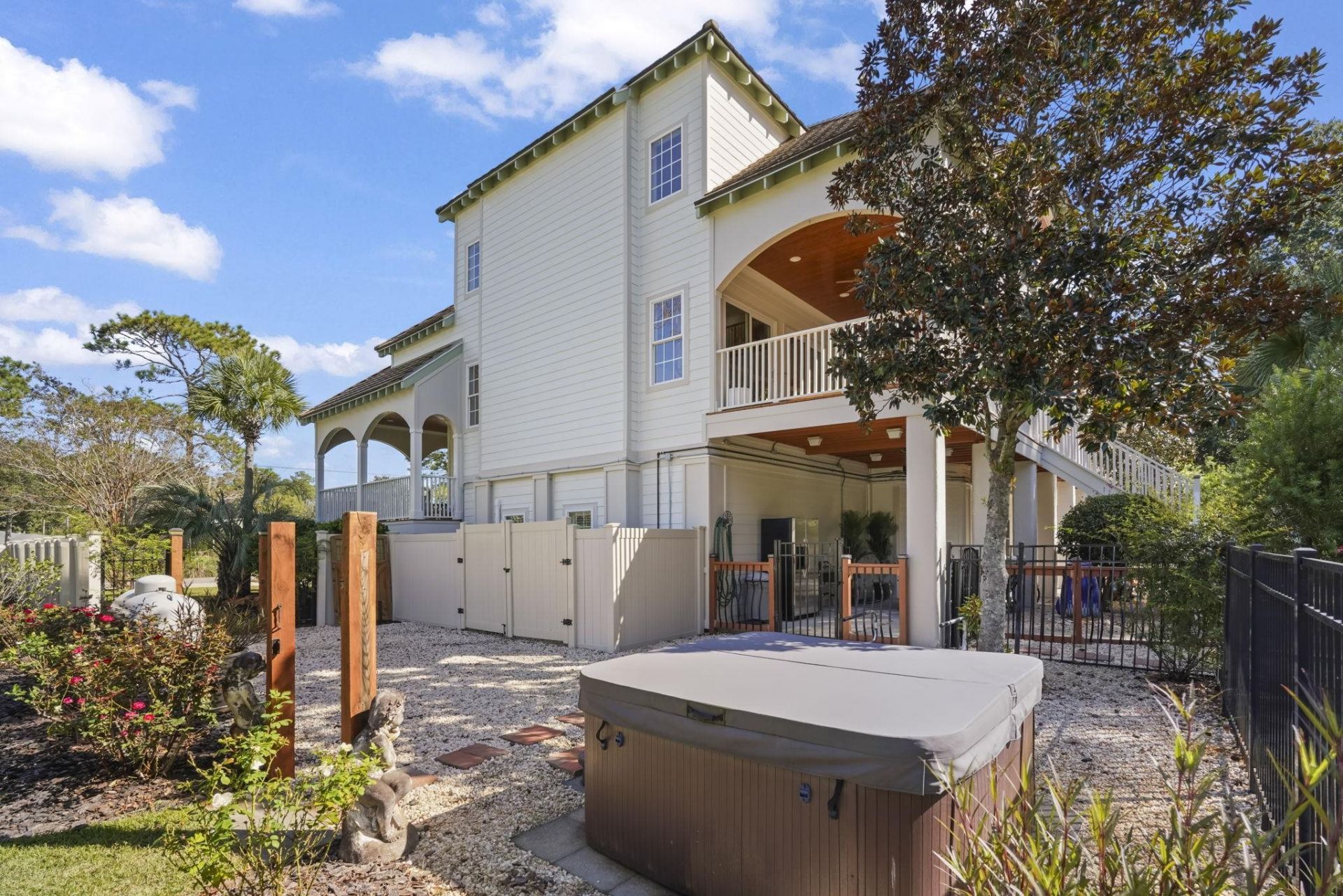 633 Hill Dr. Photo 84