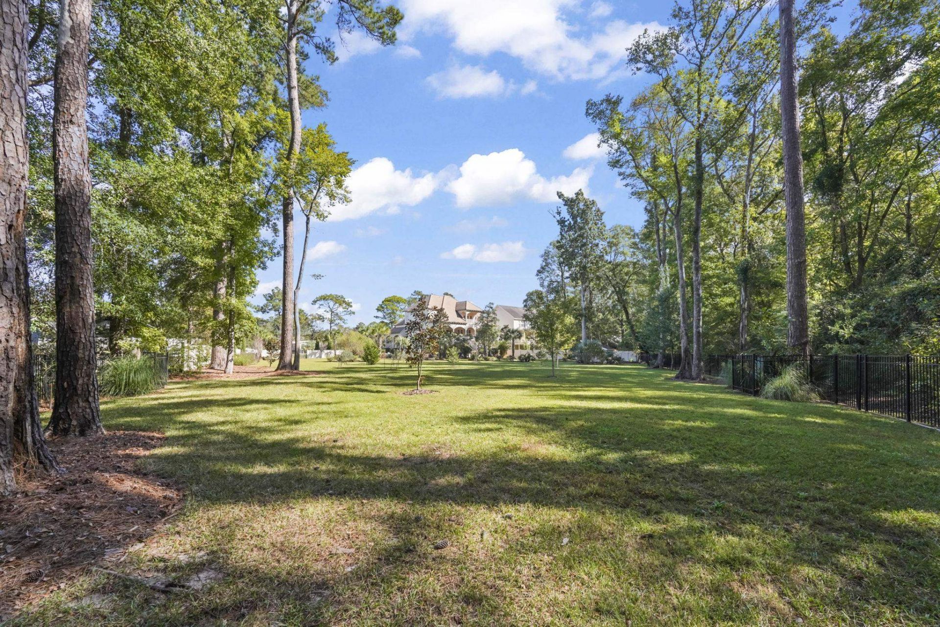 633 Hill Dr. Photo 89