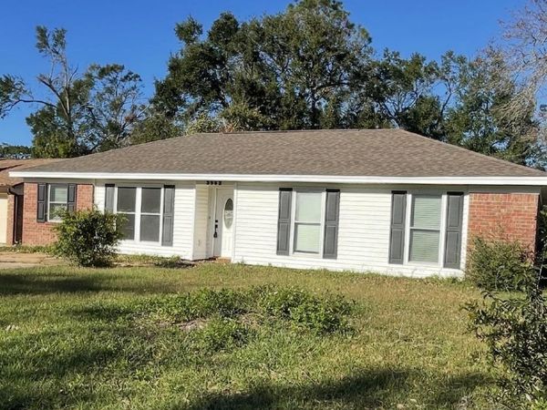 3962 Elmcrest Dr, Pensacola, FL 32526