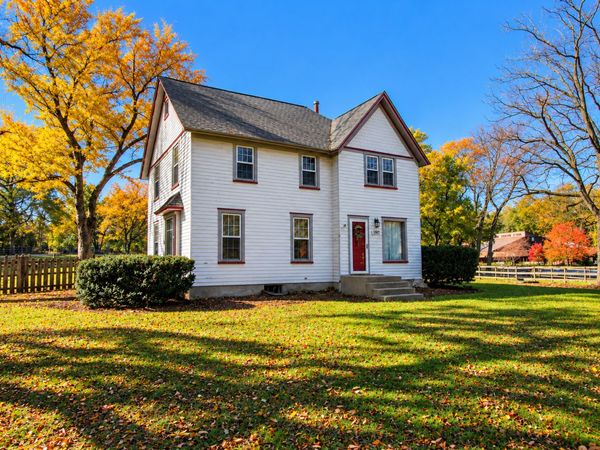 3017 Country Club Road , Woodstock, IL 60098