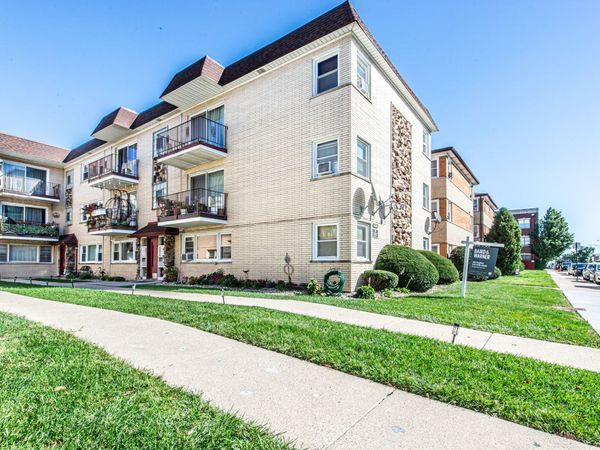 6249 N Northwest Highway , Unit 3N, Norwood Park, IL 60631