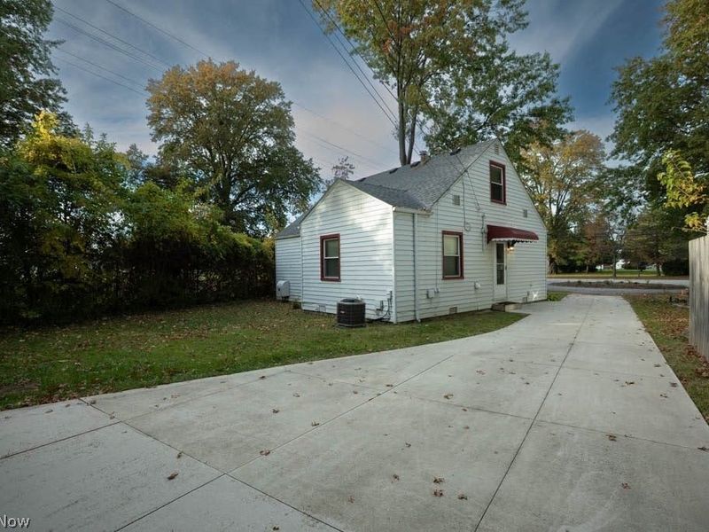 14613 Emery Avenue, Cleveland, OH 44135 Photo 9