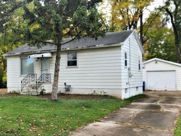 1699 BADGER STREET, Green Bay, WI 54303