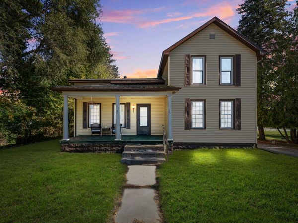 127 S Oak Street, Evart, MI 49631
