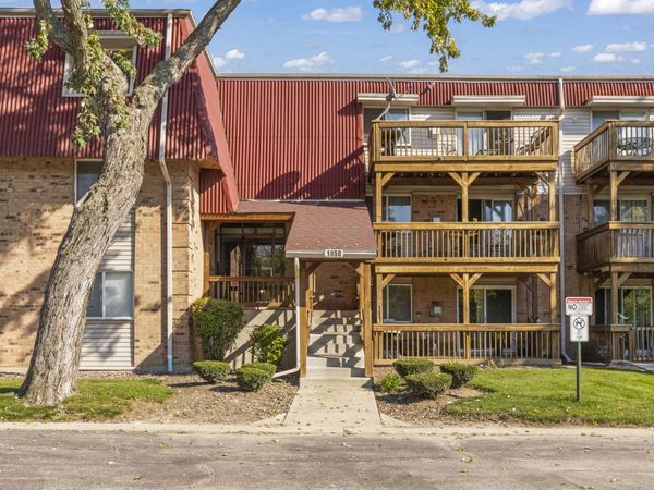 1850 TALL OAKS Drive, Unit 1201, Aurora, IL 60505