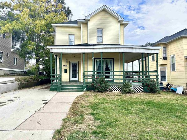 1418 DOUGLAS ST, Sioux City, IA 51105