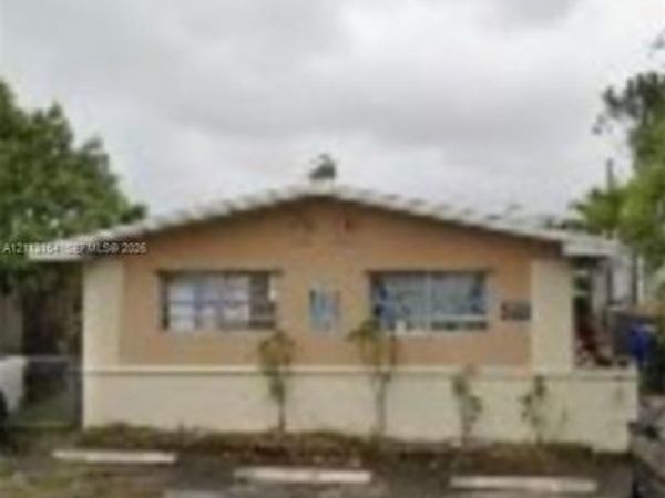 3221 W Flagler St , Miami, FL 33135
