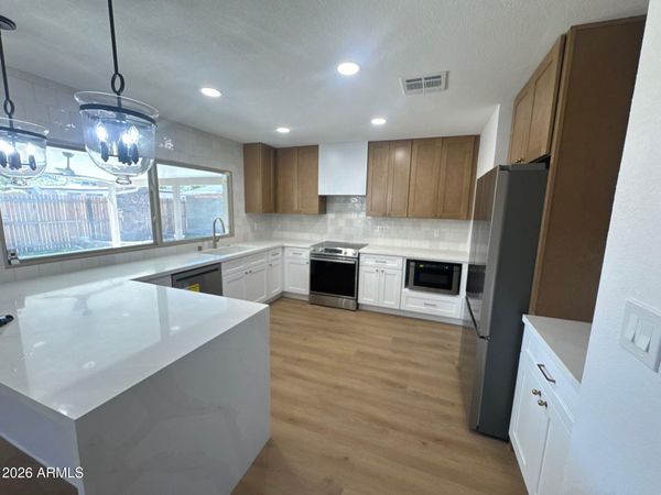 10820 N 36TH Street, Phoenix, AZ 85028