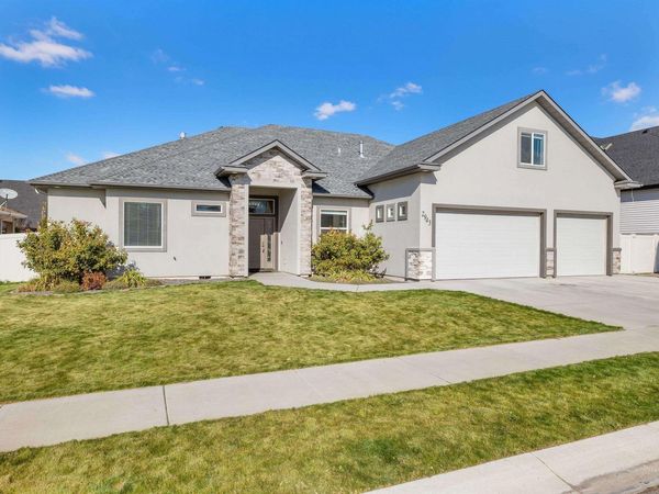 2943 Sunlight Rd, Twin Falls, ID 83301