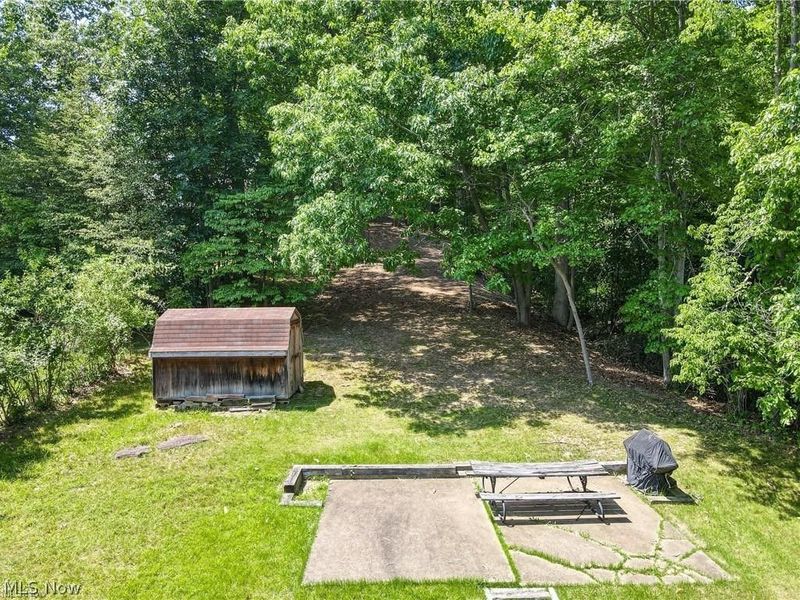 154 W Mohawk Drive , Malvern, OH 44644 Photo 2