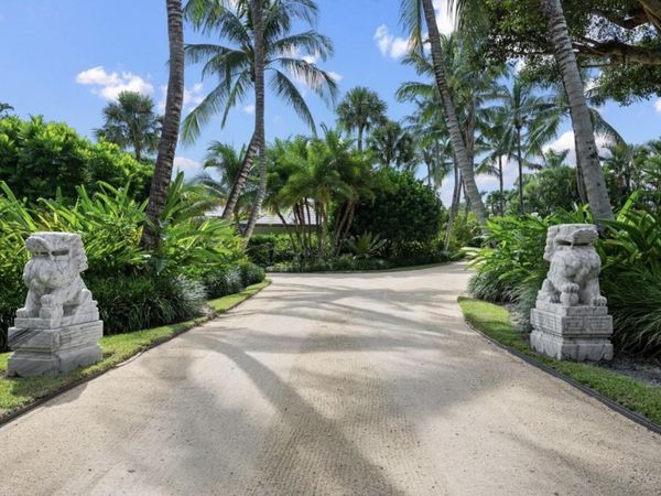 426 S Beach Road, Hobe Sound, FL 33455