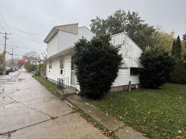 6184 N 39th STREET, Milwaukee, WI 53209