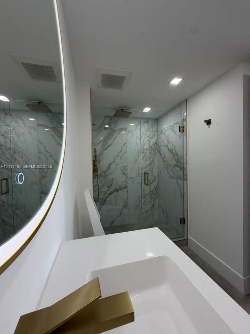 3731 N Country Club Dr , Unit 1229, Aventura, FL 33180 Photo