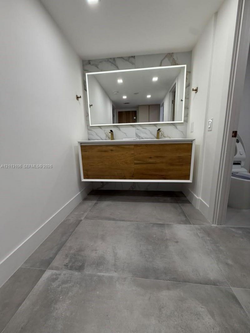 3731 N Country Club Dr , Unit 1229, Aventura, FL 33180 Photo
