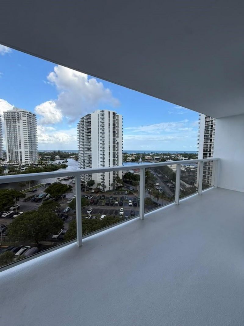 3731 N Country Club Dr , Unit 1229, Aventura, FL 33180 Photo