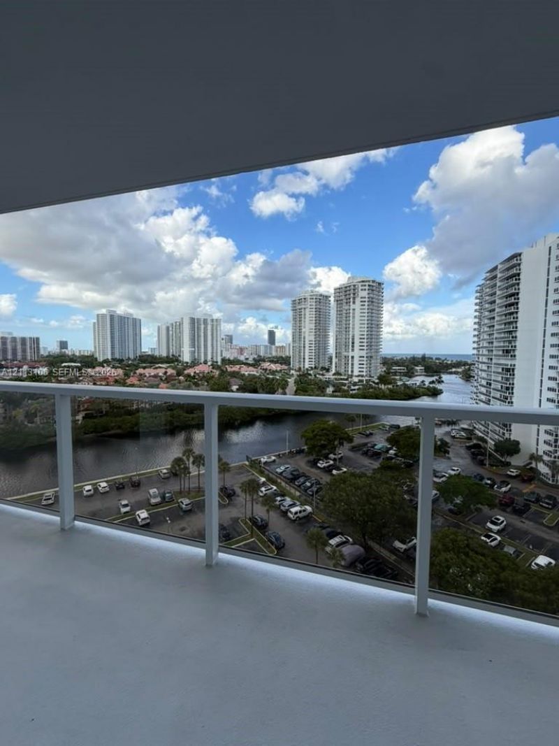 3731 N Country Club Dr , Unit 1229, Aventura, FL 33180 Photo