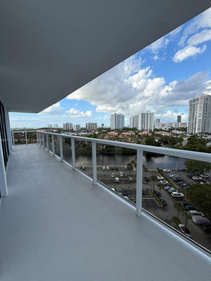 3731 N Country Club Dr , Unit 1229, Aventura, FL 33180 Photo