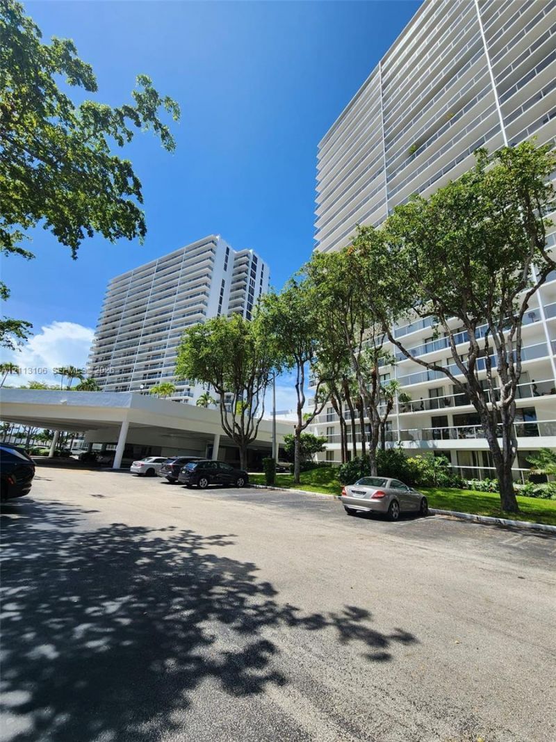 3731 N Country Club Dr , Unit 1229, Aventura, FL 33180 Photo