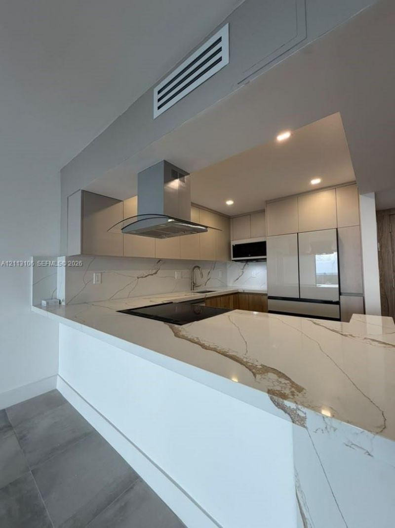 3731 N Country Club Dr , Unit 1229, Aventura, FL 33180 Photo