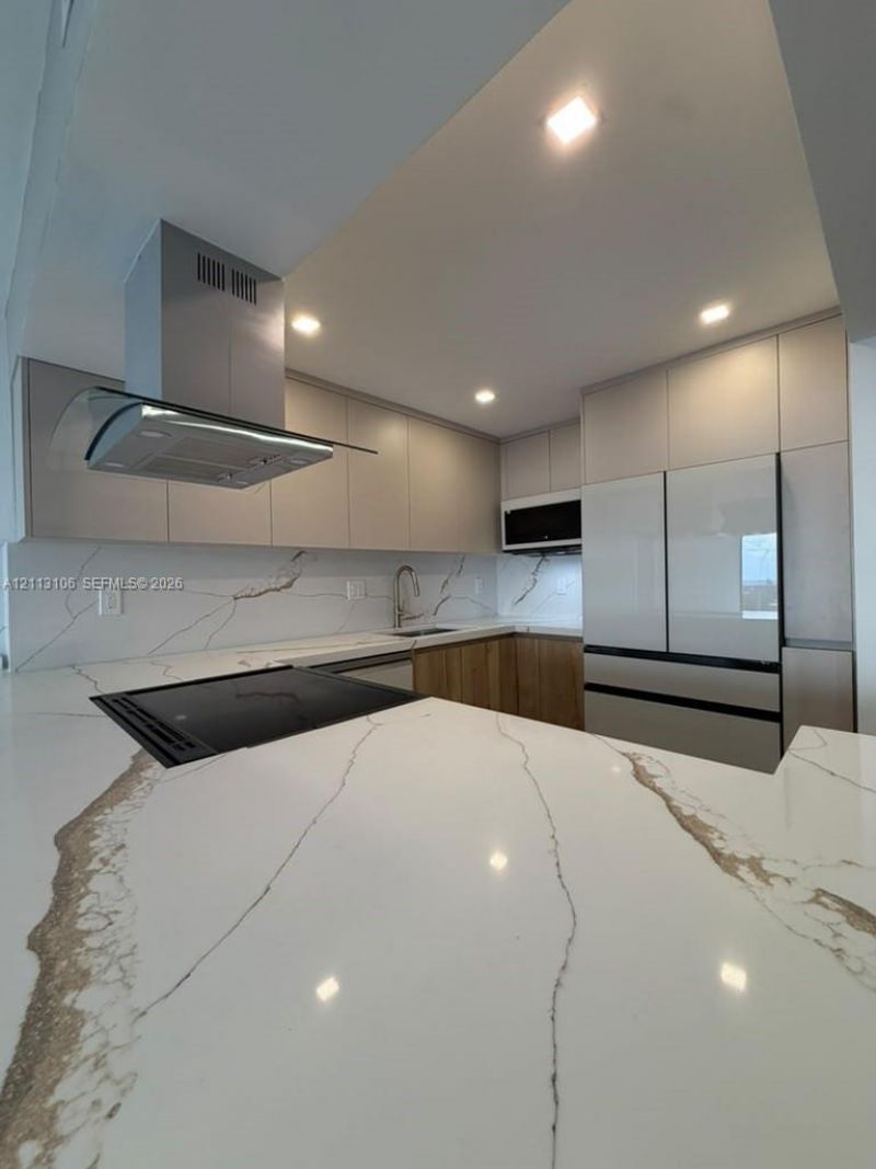 3731 N Country Club Dr , Unit 1229, Aventura, FL 33180 Photo