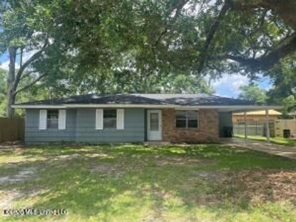 712 Halstead Road, Ocean Springs, MS 39564