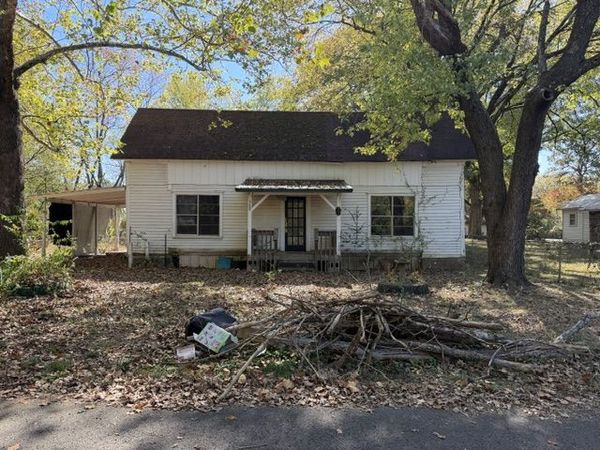 308 Leigh Street , Ola, AR 72853