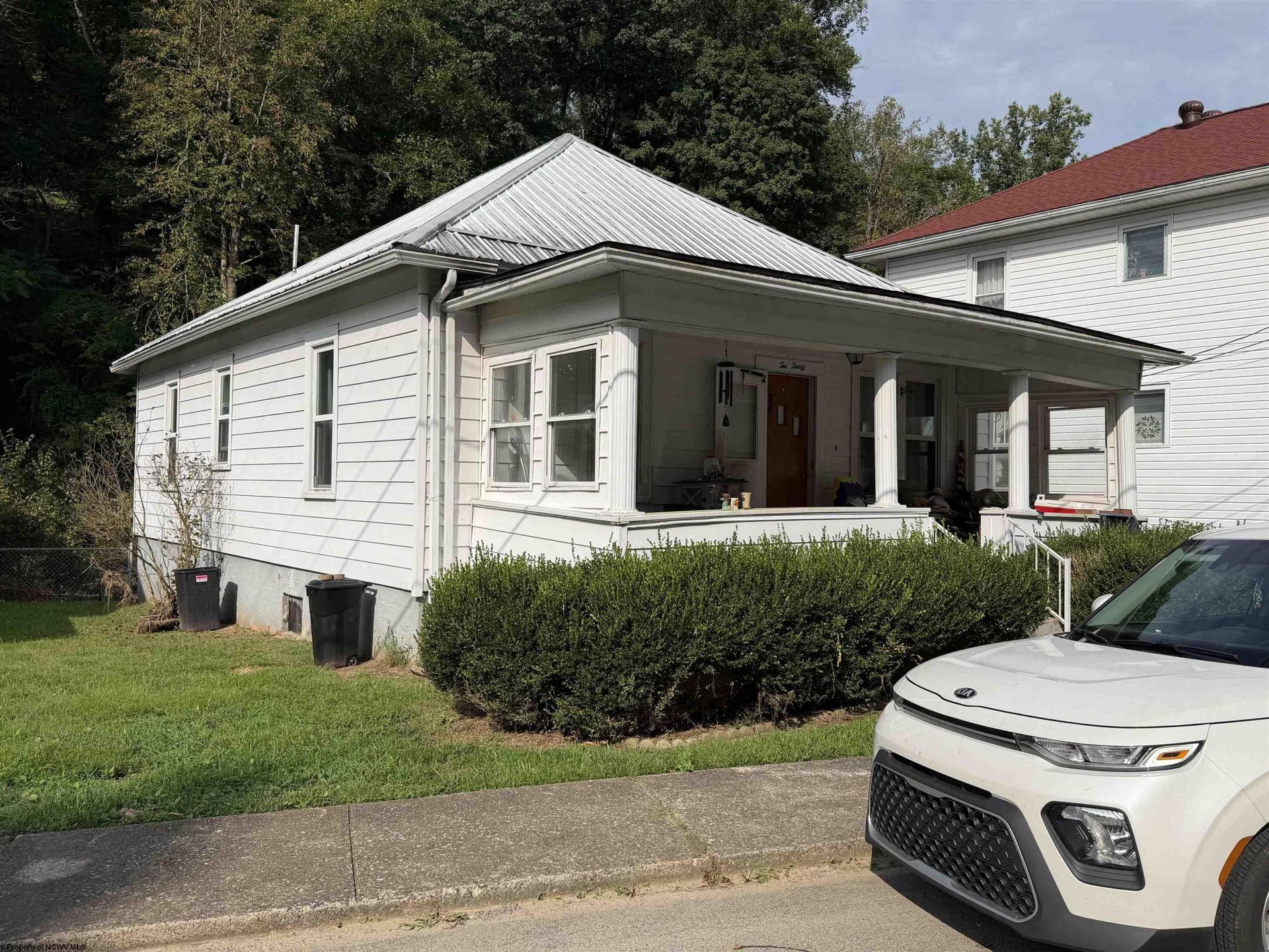 230 Cottage Avenue, Weston, WV 26452 Main Photo