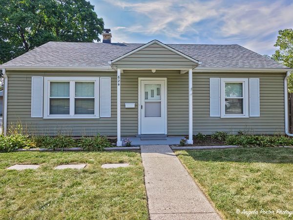 624 Wildwood Avenue , Mundelein, IL 60060