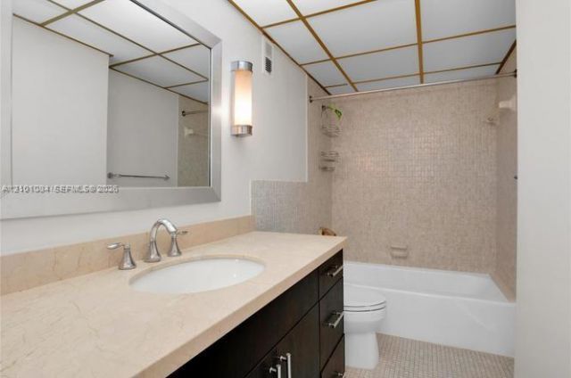 145 SE 25th Rd , Unit 602, Miami, FL 33129 Photo