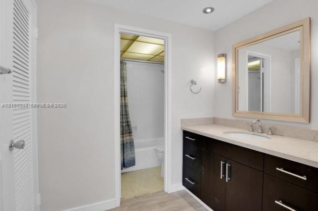 145 SE 25th Rd , Unit 602, Miami, FL 33129 Photo