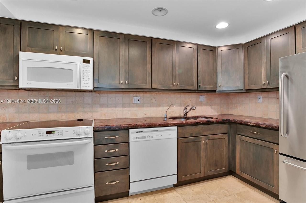 145 SE 25th Rd , Unit 602, Miami, FL 33129 Photo