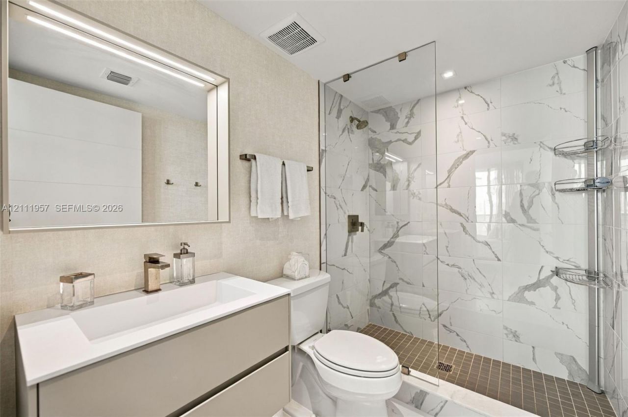 9521 E Bay Harbor Dr , Unit 904, Bay Harbor Islands, FL 33154 Photo