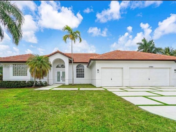 11781 NW 26th St , Plantation, FL 33323