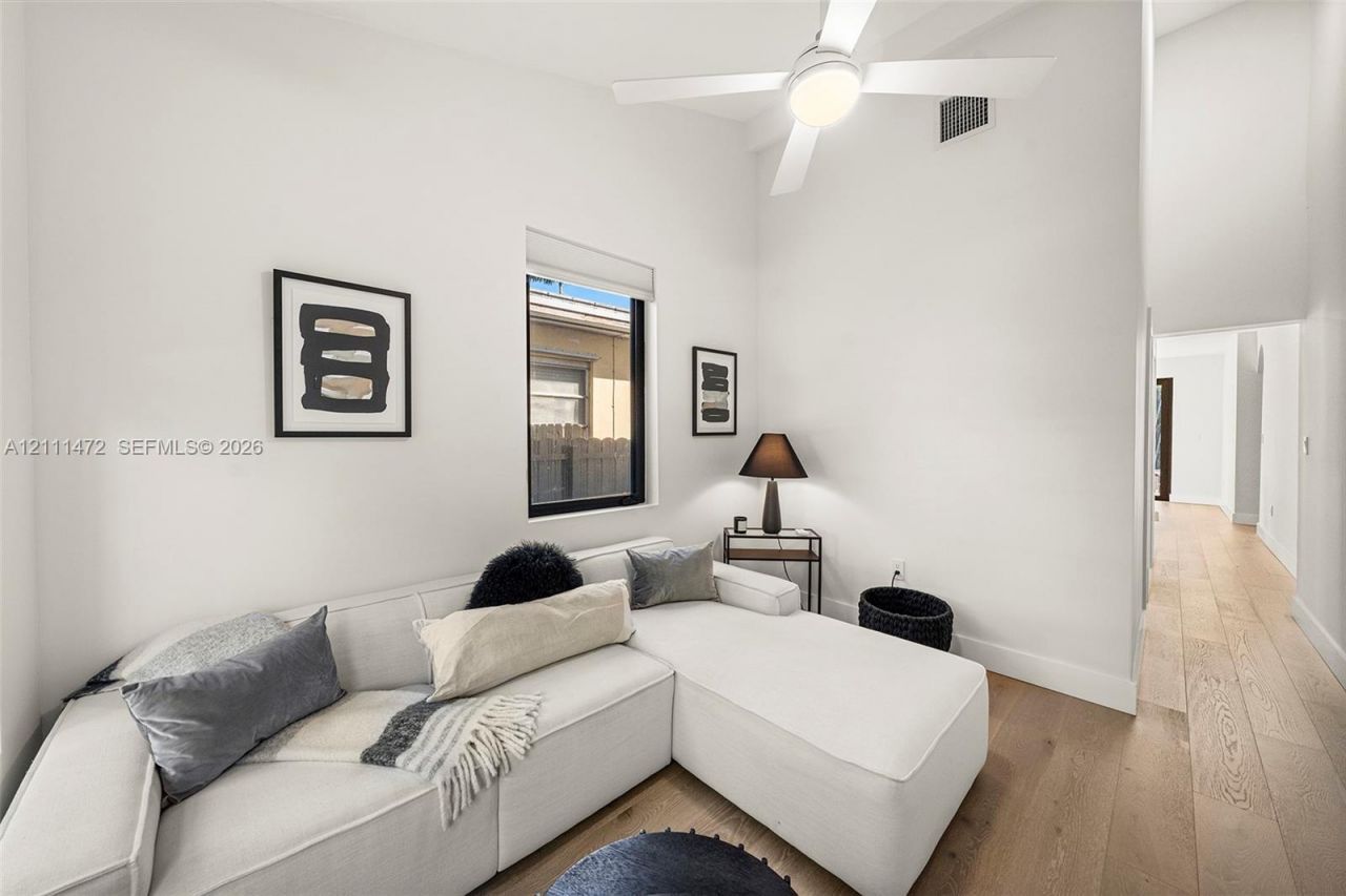 1735 Lenox Ave, Miami Beach, FL 33139 Photo