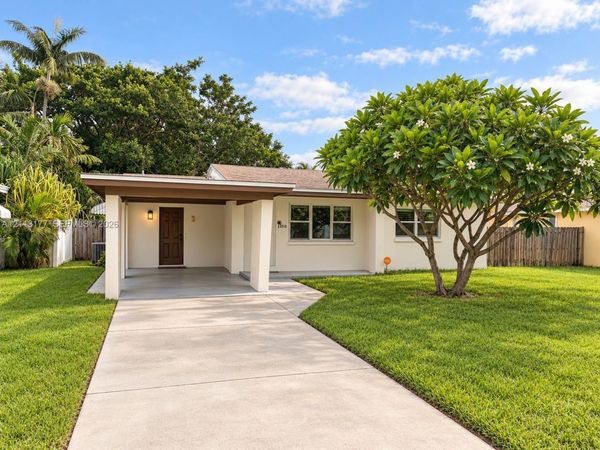 818 NW 7th Ave, Dania Beach, FL 33004