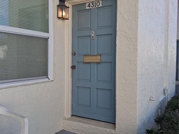 4310 LA MORA COURT , TAMPA, FL 33611