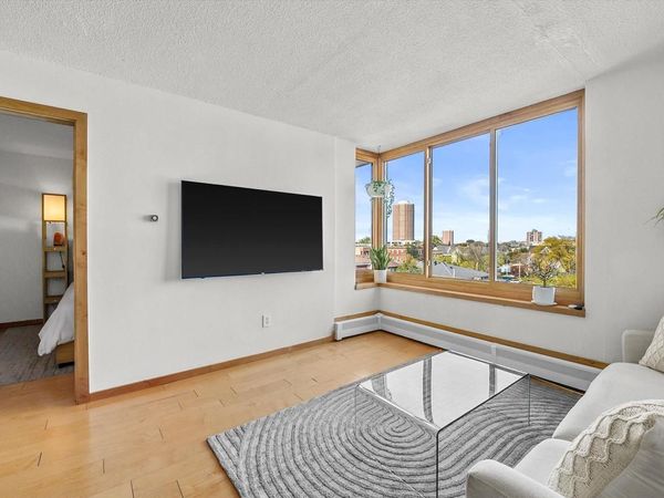 1409 N Prospect AVENUE, Unit 506, Milwaukee, WI 53202