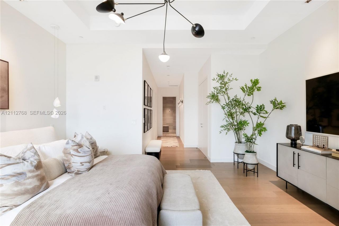 4701 N Meridian Ave, Unit 304, Miami Beach, FL 33140 Photo