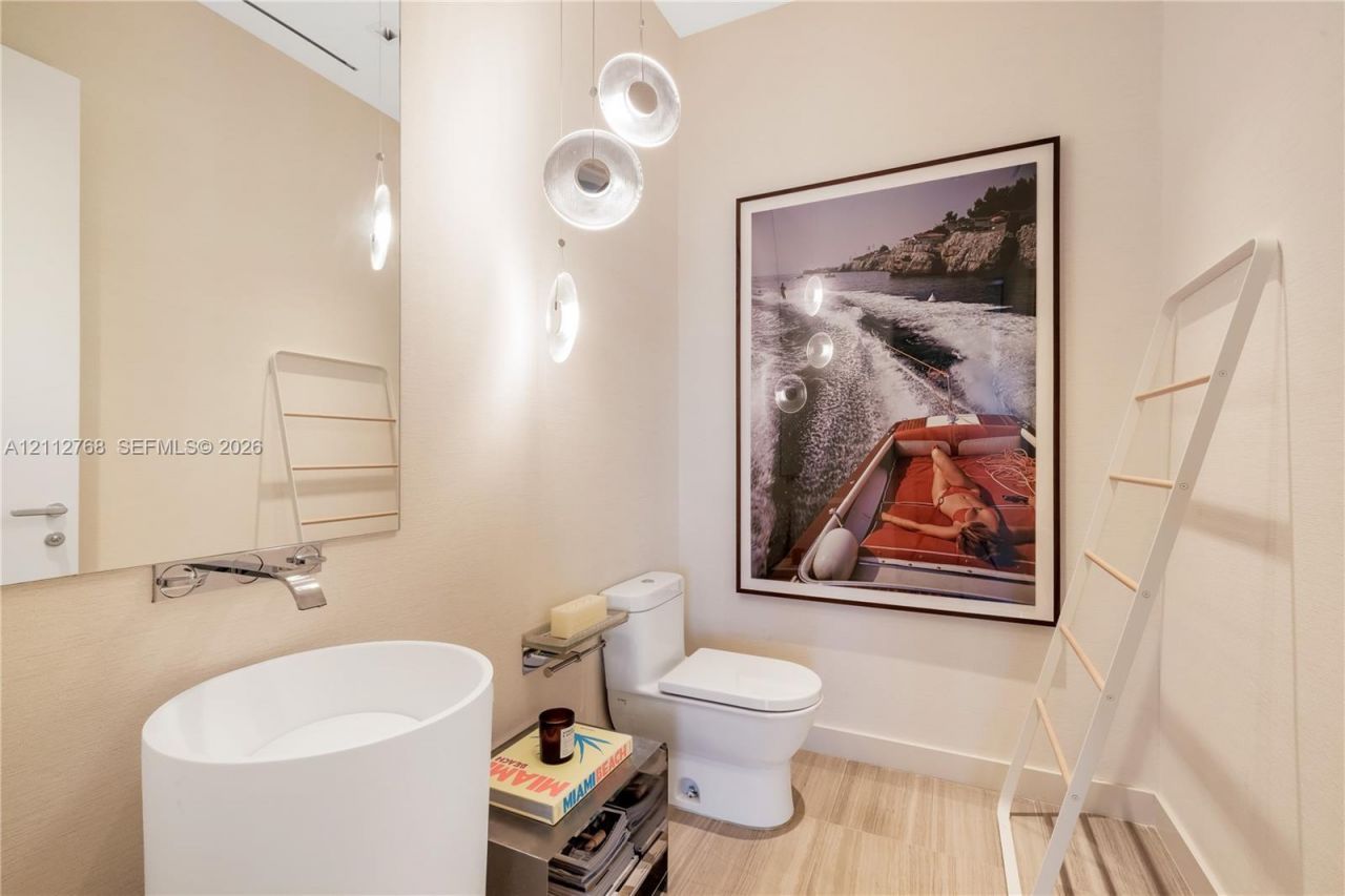 4701 N Meridian Ave, Unit 304, Miami Beach, FL 33140 Photo