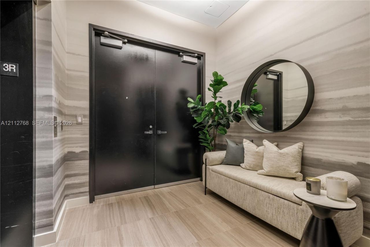 4701 N Meridian Ave, Unit 304, Miami Beach, FL 33140 Photo