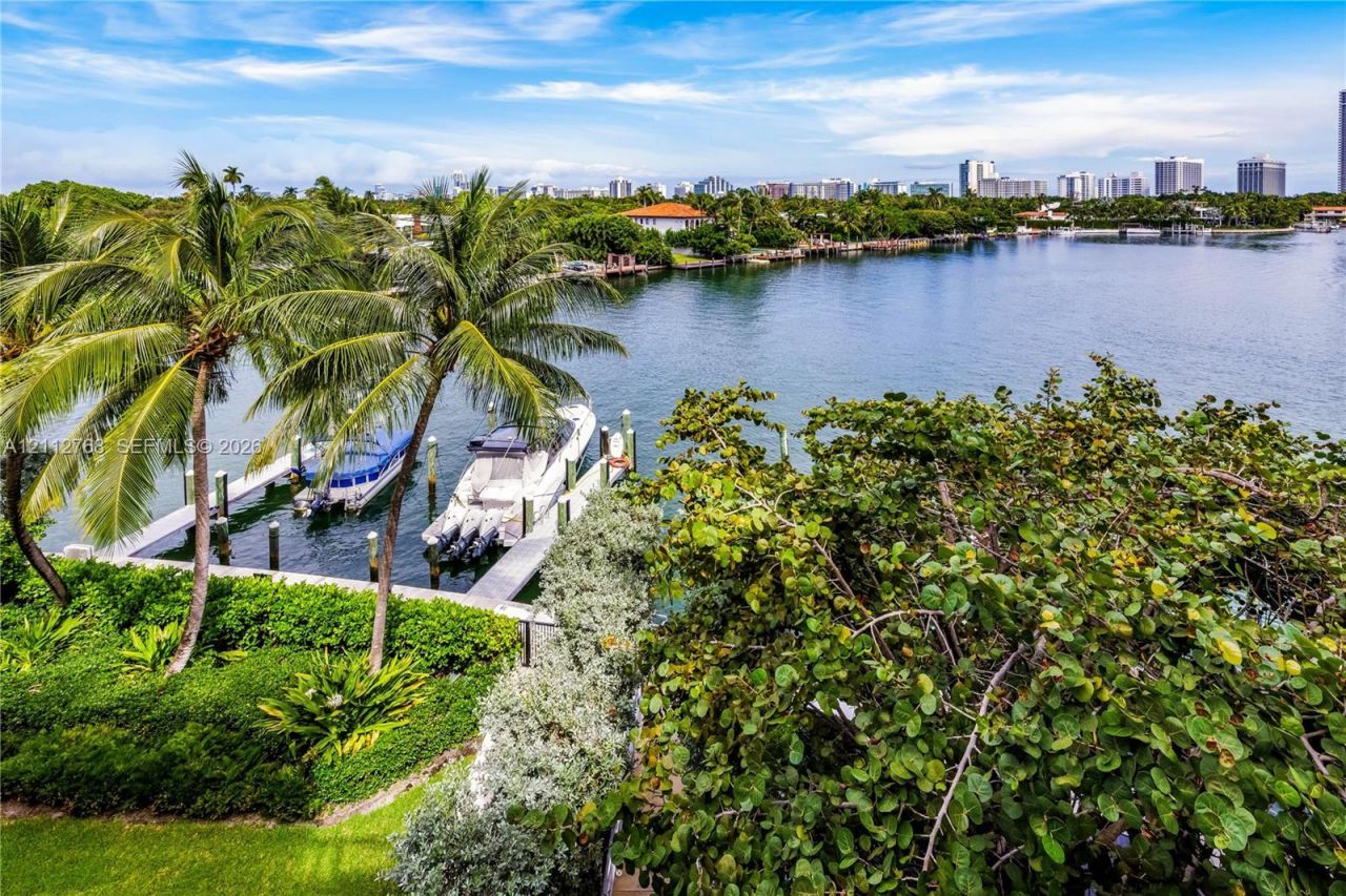 4701 N Meridian Ave, Unit 304, Miami Beach, FL 33140 Photo