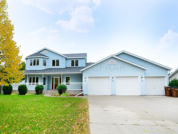 1019 6TH Avenue SE, East Grand Forks, MN 56721