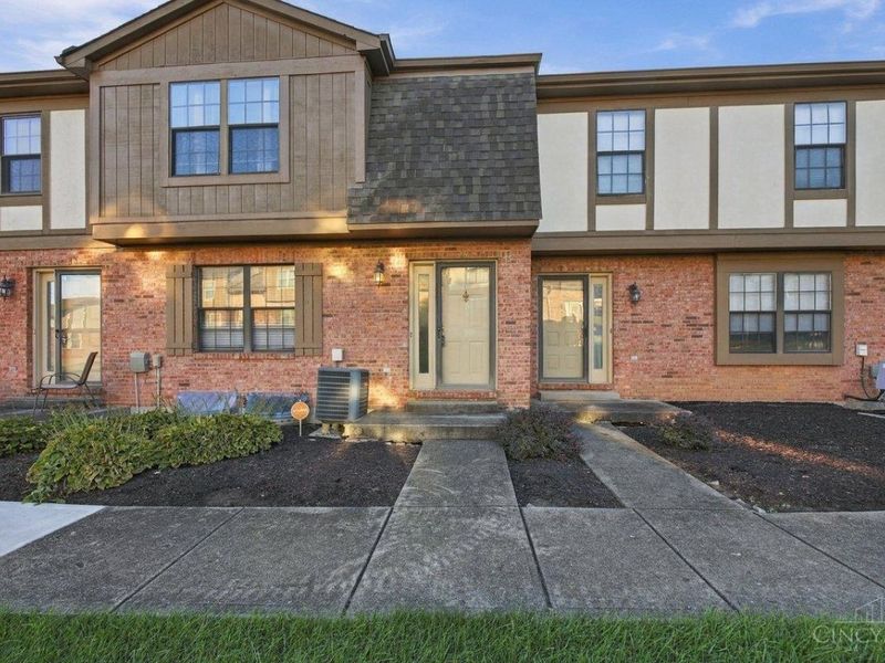 14 Fairgreen Circle, Fairfield, OH 45014 Photo 1