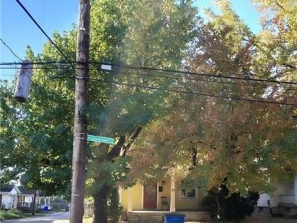 22 E Siebenthaler Avenue, Dayton, OH 45405