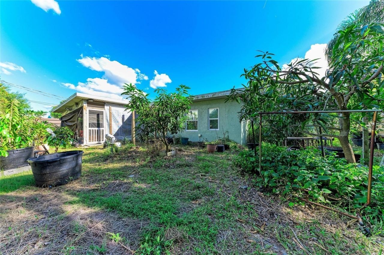 2821 Yorktown Street , Sarasota, FL 34231 Photo