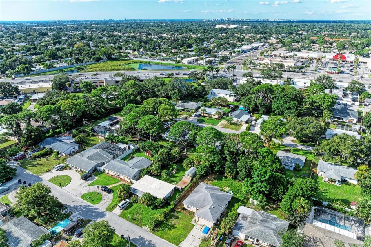 2821 Yorktown Street , Sarasota, FL 34231 Photo