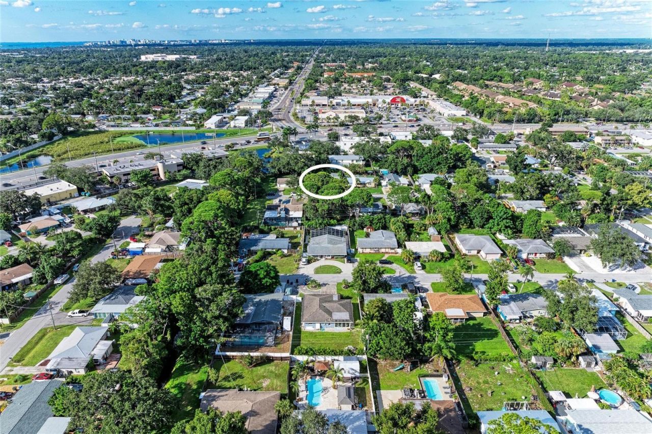 2821 Yorktown Street , Sarasota, FL 34231 Photo